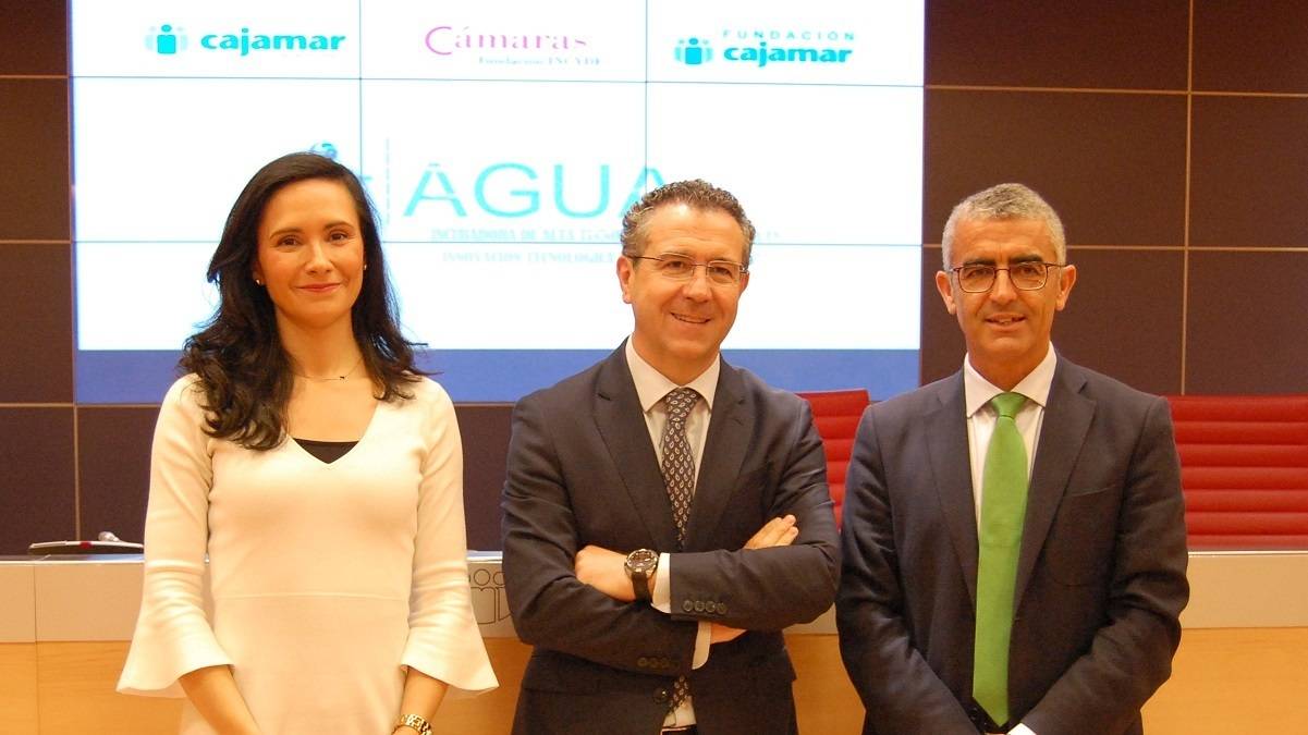 Cajamar - Natalia Vázquez, Eduardo Baamonde y Roberto García|trabajo-las-palmerillas|ris3|Cajamar - Presentación Incubadora de Alta Tecnología|splashing-275950_960_720|cajamar